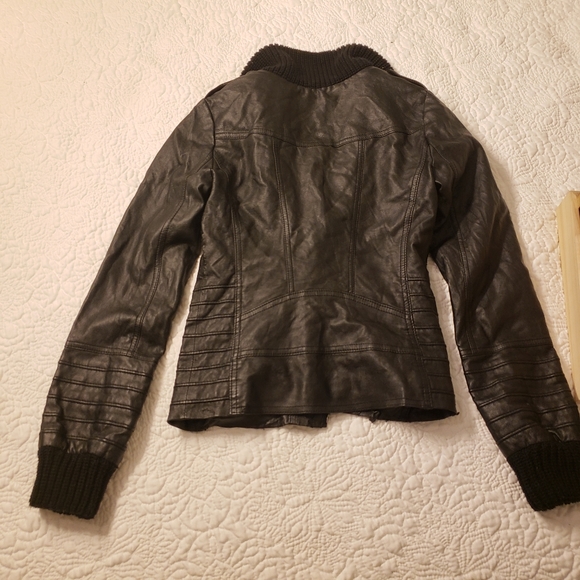 Leather jacket - Picture 2 of 3